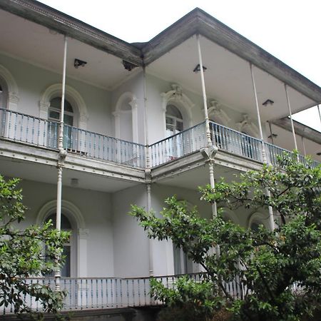 Firuza Hostel ボルジョミ エクステリア 写真