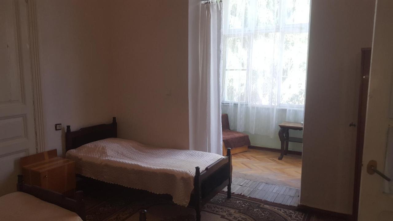Firuza Hostel ボルジョミ エクステリア 写真