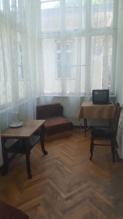 Firuza Hostel ボルジョミ エクステリア 写真