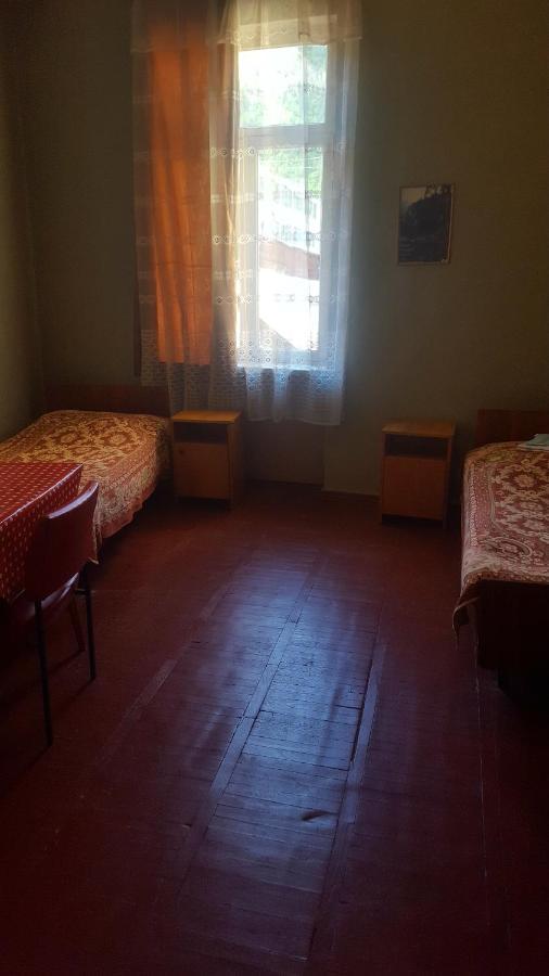 Firuza Hostel ボルジョミ エクステリア 写真