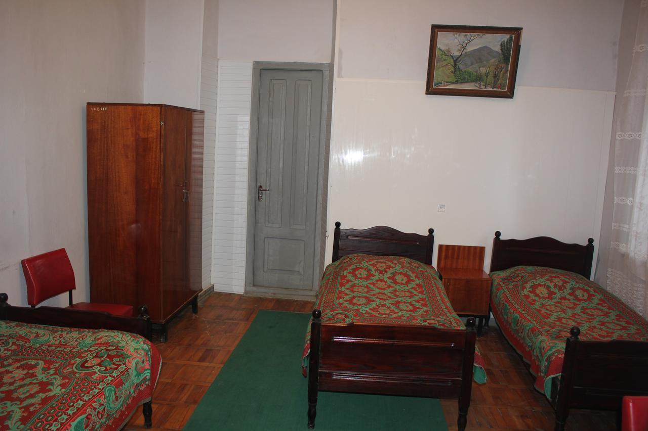 Firuza Hostel ボルジョミ エクステリア 写真