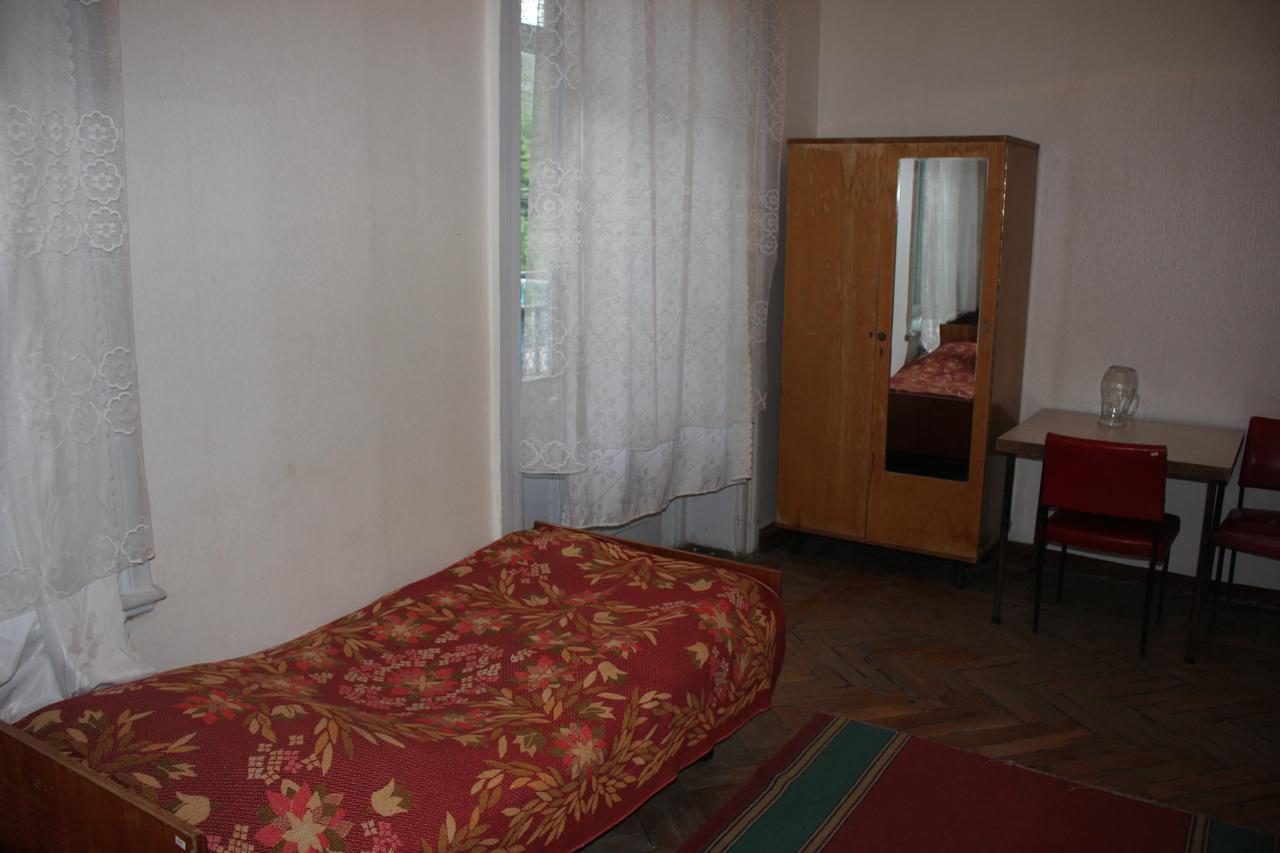 Firuza Hostel ボルジョミ エクステリア 写真